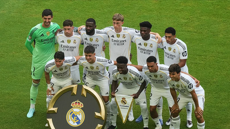 هل يصنع أربيلوا ريال مدريد “الذي لا يُهزم”؟ قراءة تكتيكية في فلسفة المدرب هل يصنع أربيلوا ريال مدريد “الذي لا يُهزم”؟ قراءة تكتيكية في فلسفة المدرب